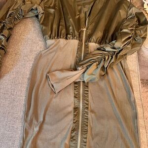 Green Bodycon Dress with Bishop Sleeves for Casual Wear